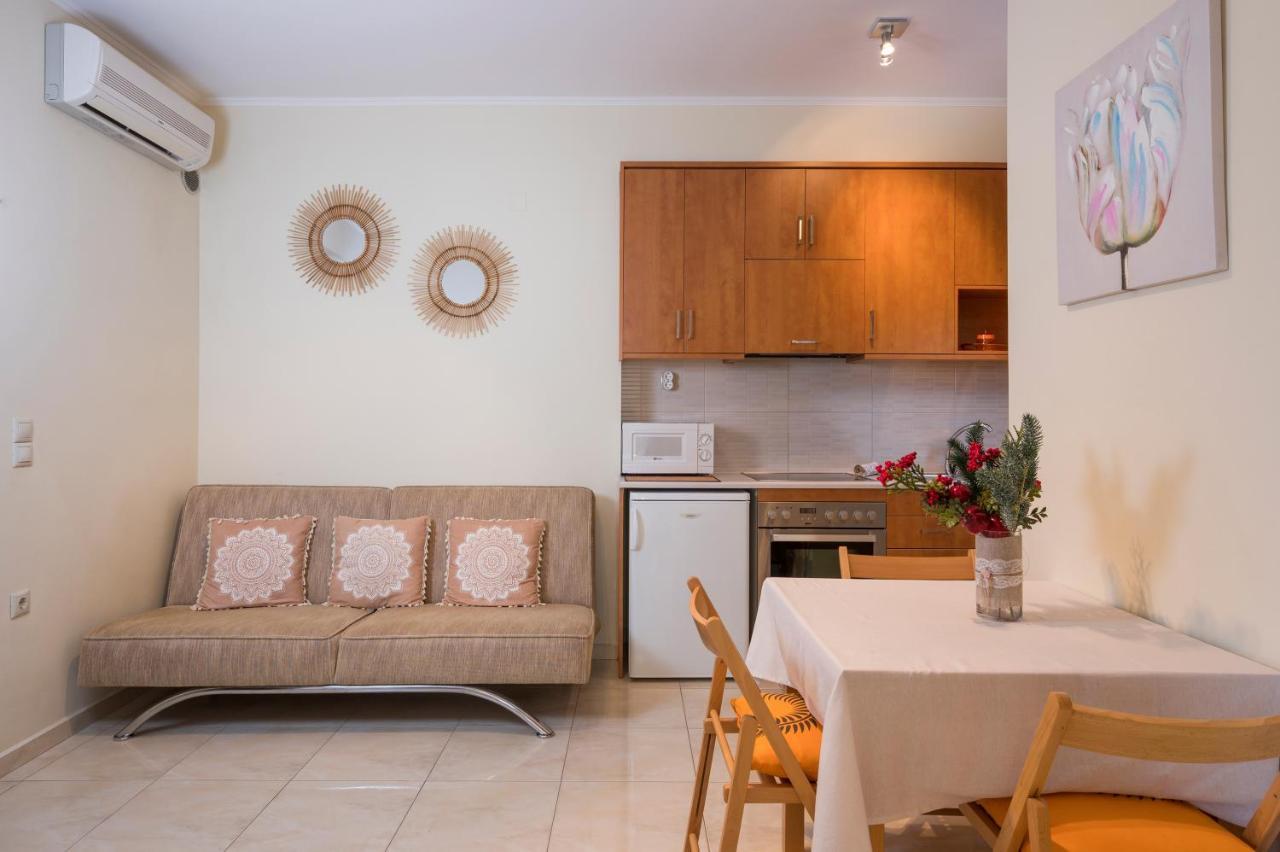 Luxury Coastal Retreat, Mountain View Balcony With Palm Trees & Parking Apartment Chania  Bagian luar foto