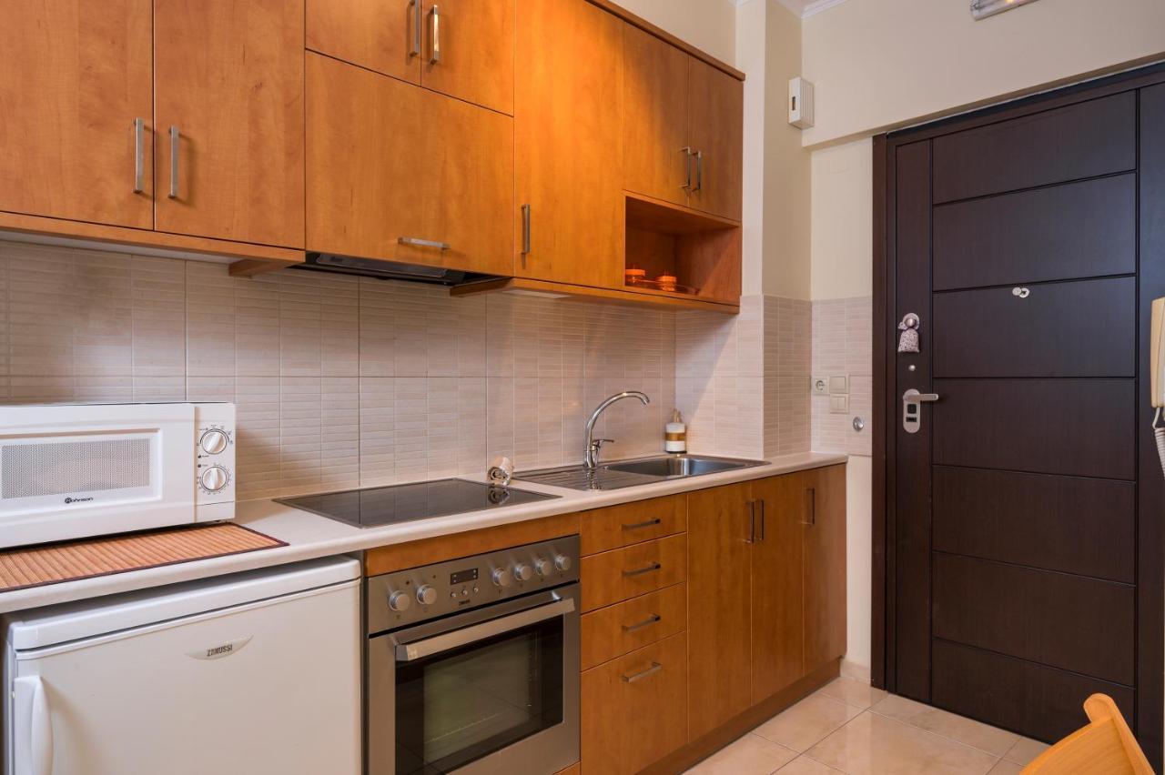 Luxury Coastal Retreat, Mountain View Balcony With Palm Trees & Parking Apartment Chania  Bagian luar foto