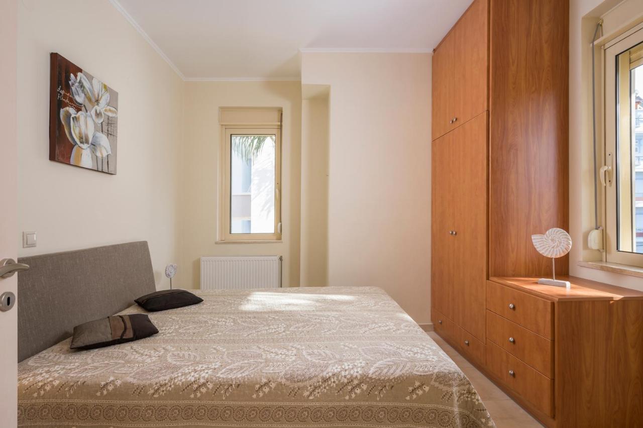 Luxury Coastal Retreat, Mountain View Balcony With Palm Trees & Parking Apartment Chania  Bagian luar foto